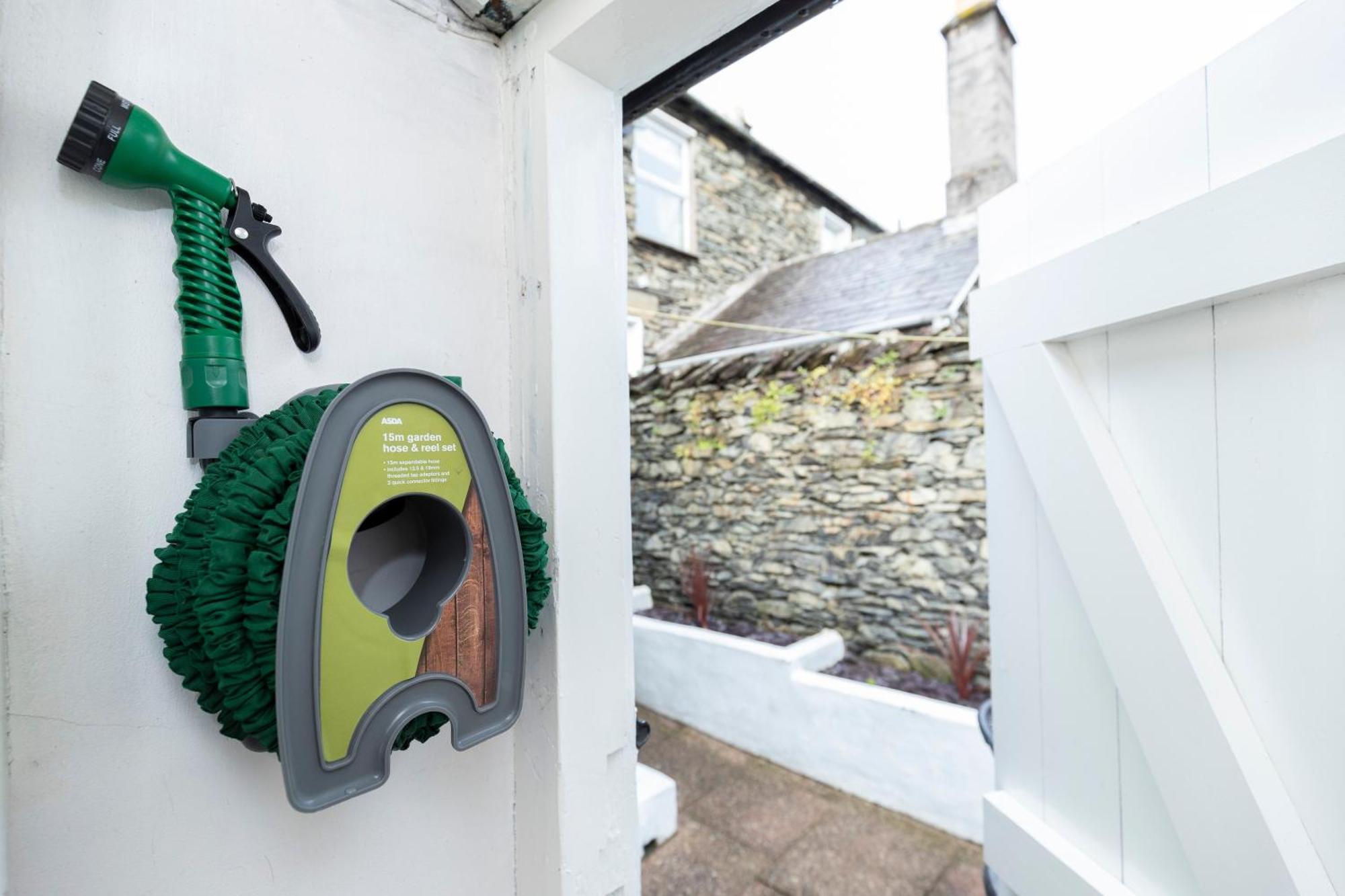 Sheila'S Cottage Bowness Екстер'єр фото