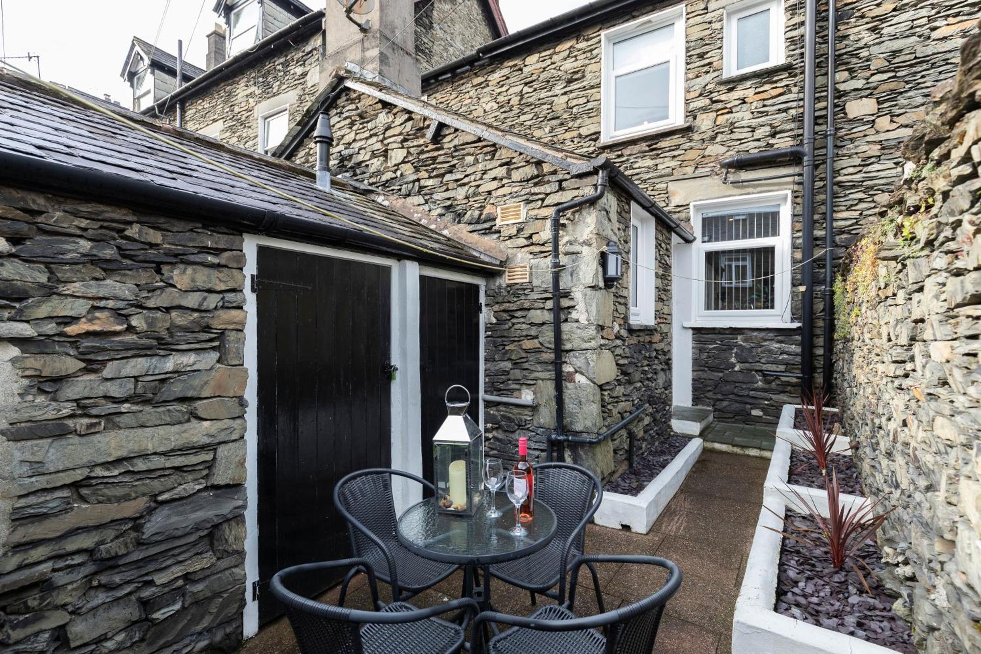 Sheila'S Cottage Bowness Екстер'єр фото